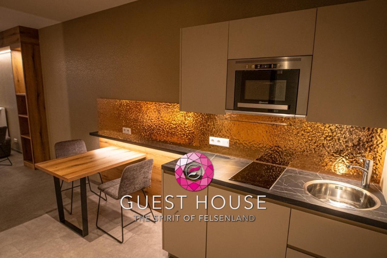 Guesthouse Felsenland Дан Екстериор снимка